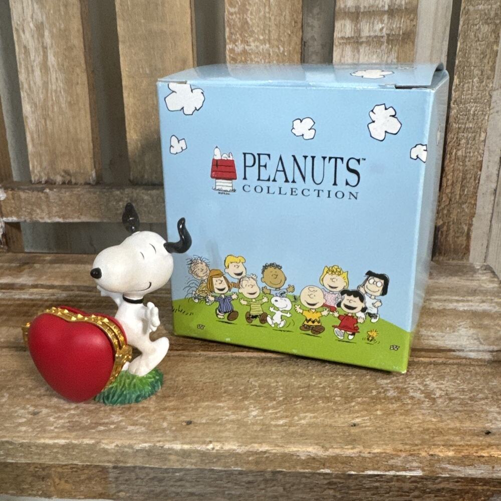 Vintage Peanuts Collection Westland Dancing Snoopy Mini Heart Frame 8259
